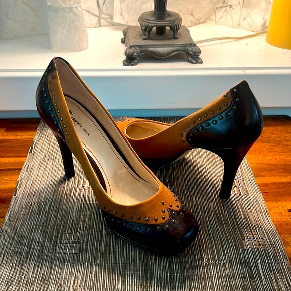 Shoes - Daniblack 3” heels, Size 10